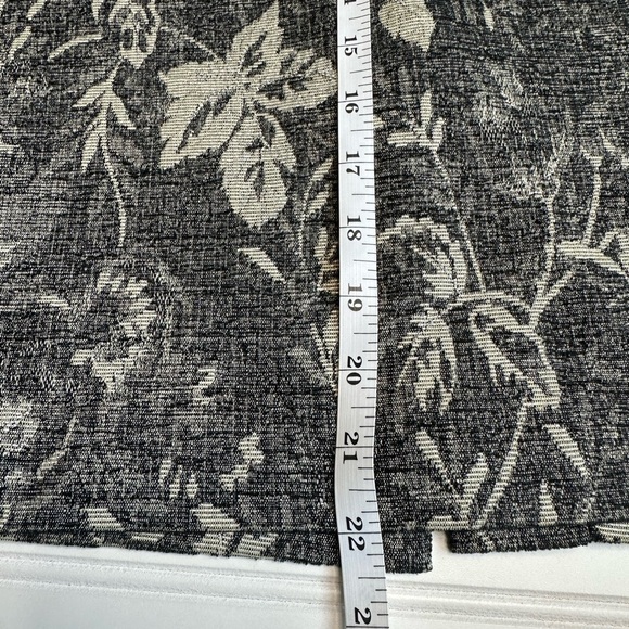 Ann Taylor Pencil Skirt Size 0 Black Gray Floral Brocade Metallic Silver Accent - Picture 5 of 6